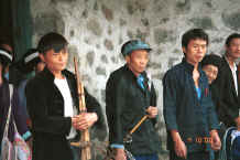 Jpeg 26K Side comb Miao musicians with lushen pipes, Long Dong village, De Wo township, Longlin country, Guangxi province 0010f09.jpg