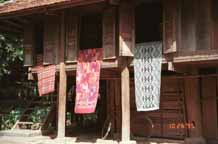 to 18K photo gallery of Thai weaving village  Ban Lac, Mai Chau district, Hoa Binh (Ha So'n Binh) Province 9510A18T